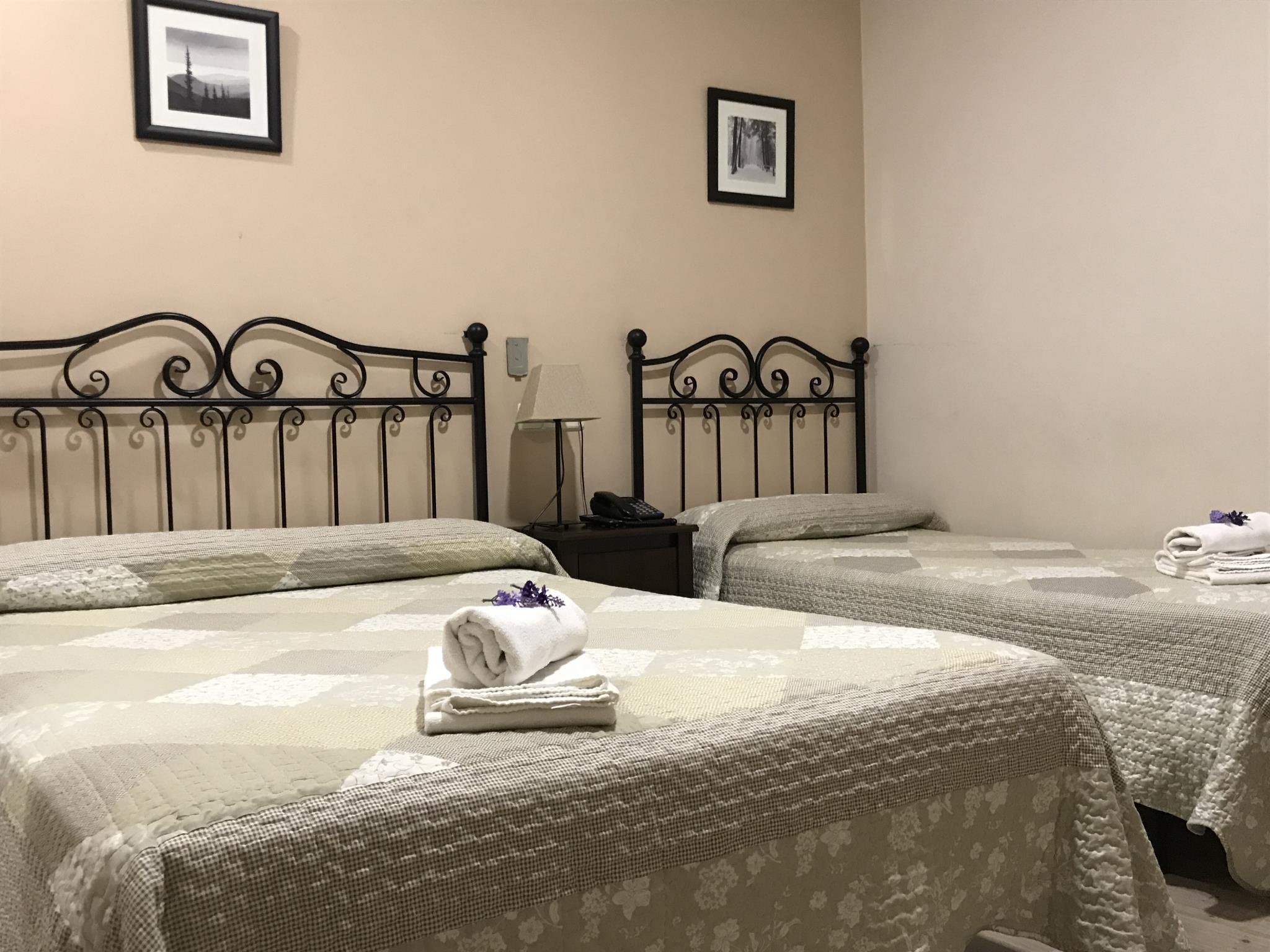 Hostal El Pilar Madrid Eksteriør bilde