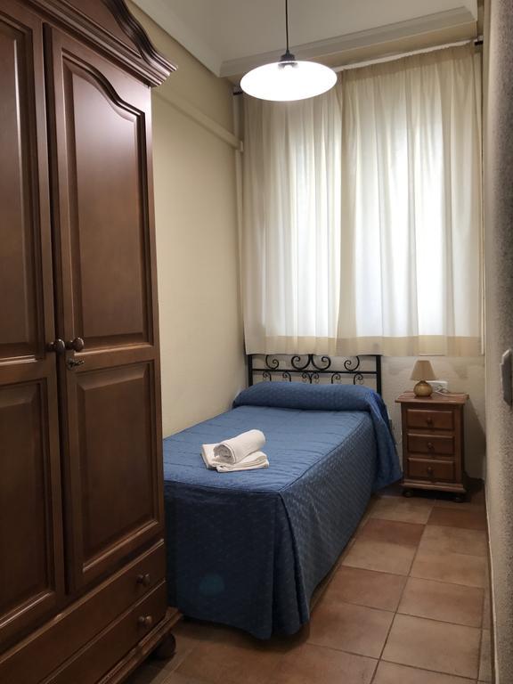 Hostal El Pilar Madrid Eksteriør bilde