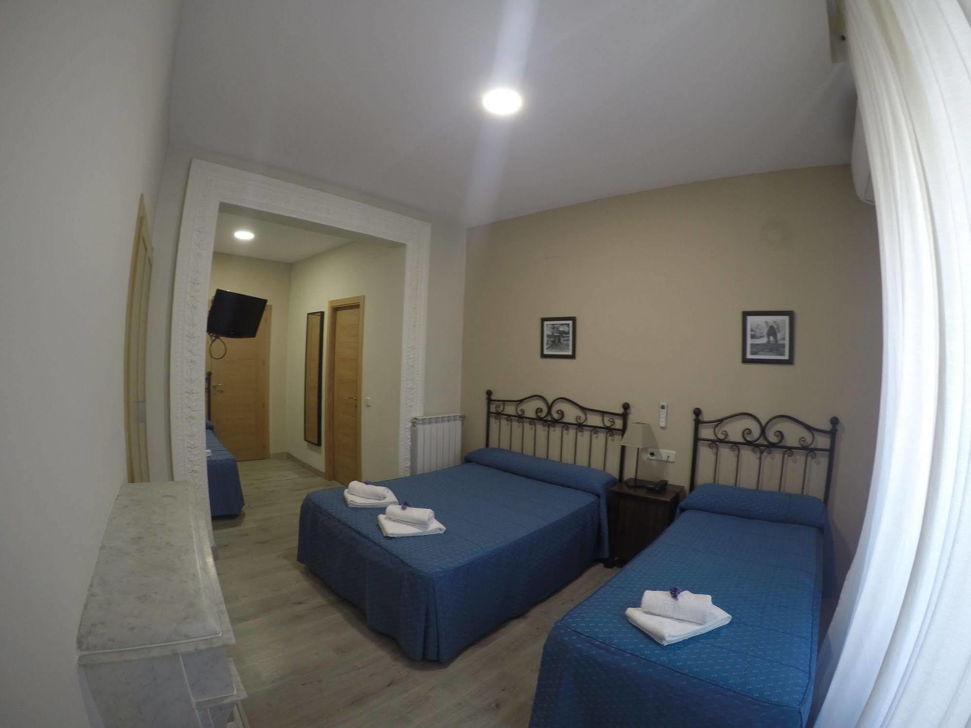 Hostal El Pilar Madrid Eksteriør bilde